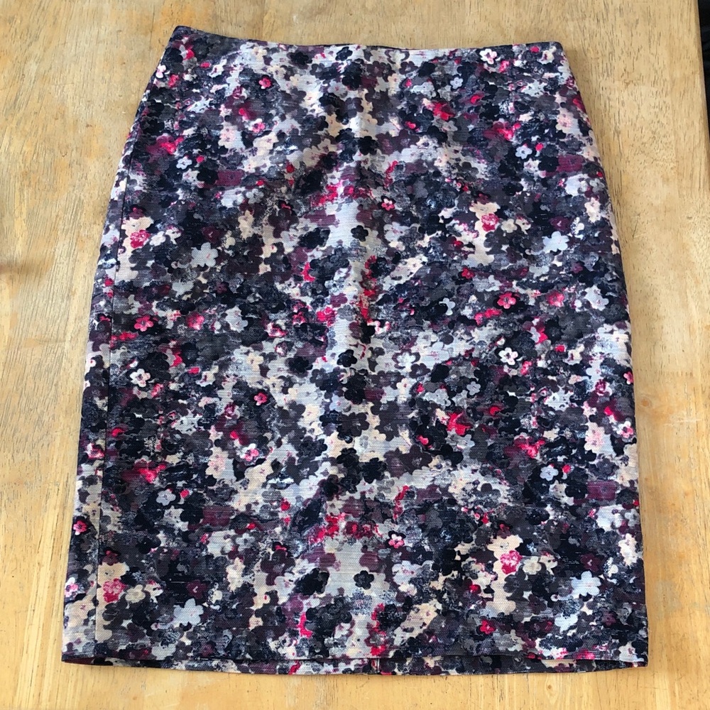 Talbots NWOT pink/gray floral print pencil skirt